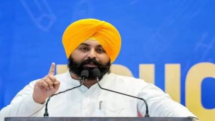 'AAP' ਵੱਲੋਂ CJP ਦੇ ਸਮਰਥਨ ਵਿੱਚ ਪ੍ਰਦਰਸ਼ਨ; ਸਿਸੋਦੀਆ ਅਤੇ ਚੀਮਾ ਹਿਰਾਸਤ ਚ ਲਏ